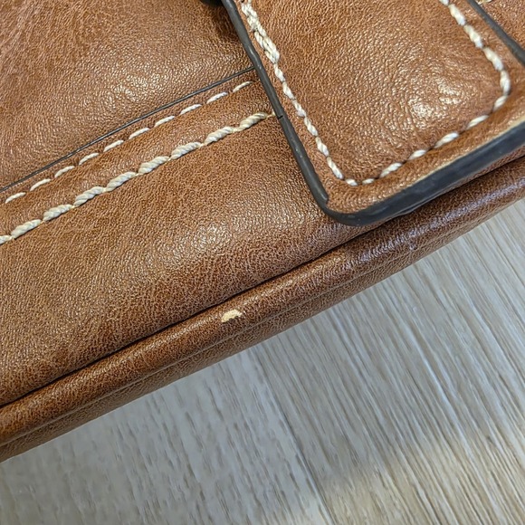 B.O.C Tan Faux Leather Crossbody Satchel Grunge Travel Purse Bag Medium Size - Picture 5 of 10